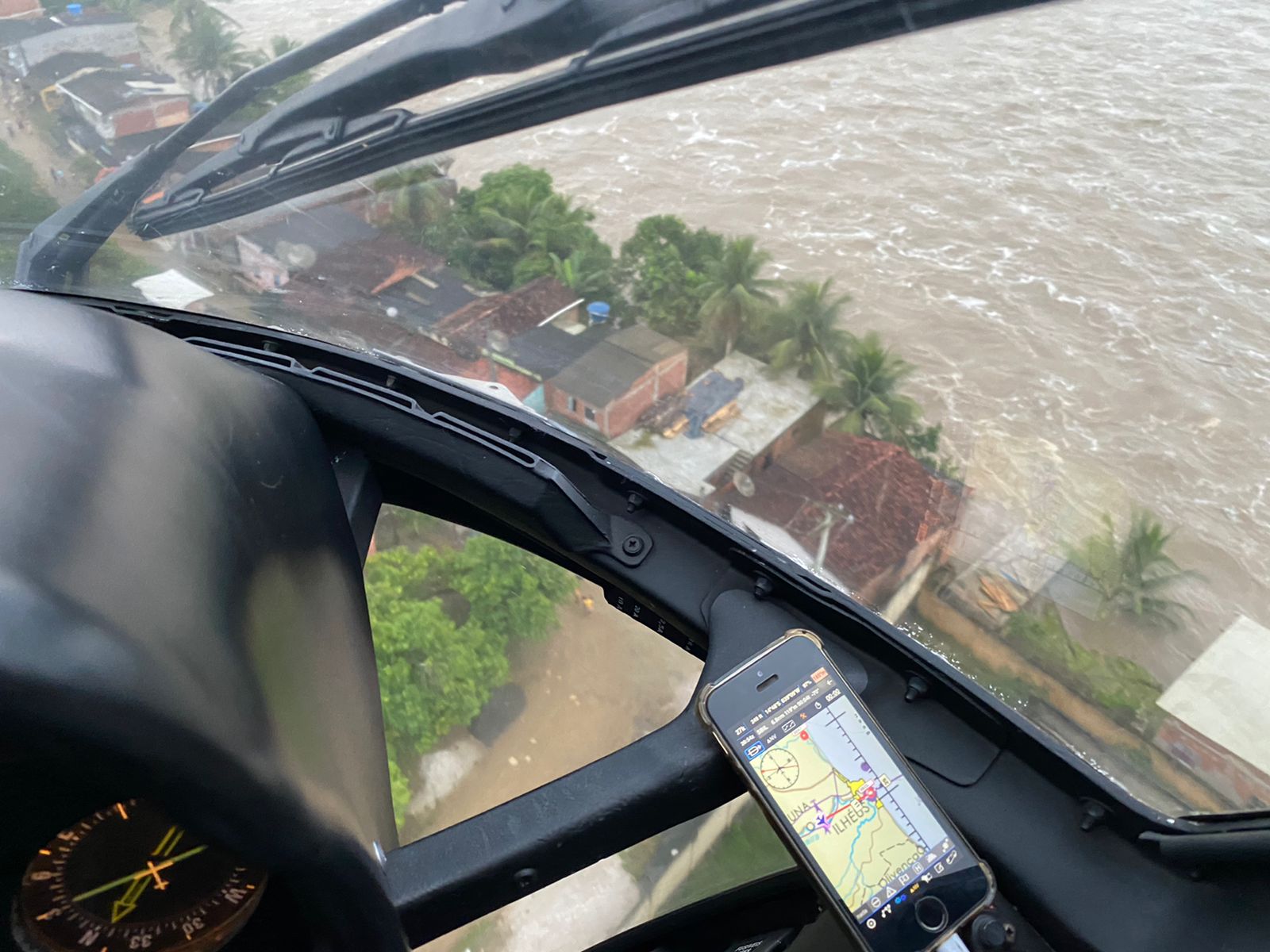 Governo do RN envia helicóptero Potiguar 01 e bombeiros militares para  ajudar nas buscas e salvamentos na Bahia - Portal BO