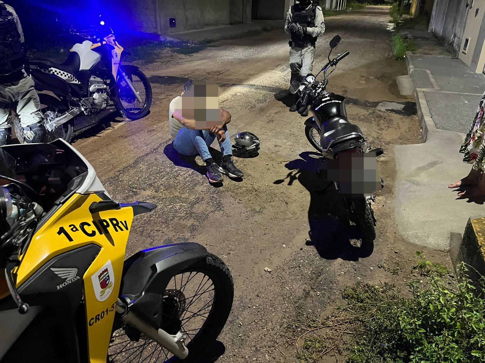 Homem é preso após perseguição policial por pilotar moto com escape adulterado e sem habilitação