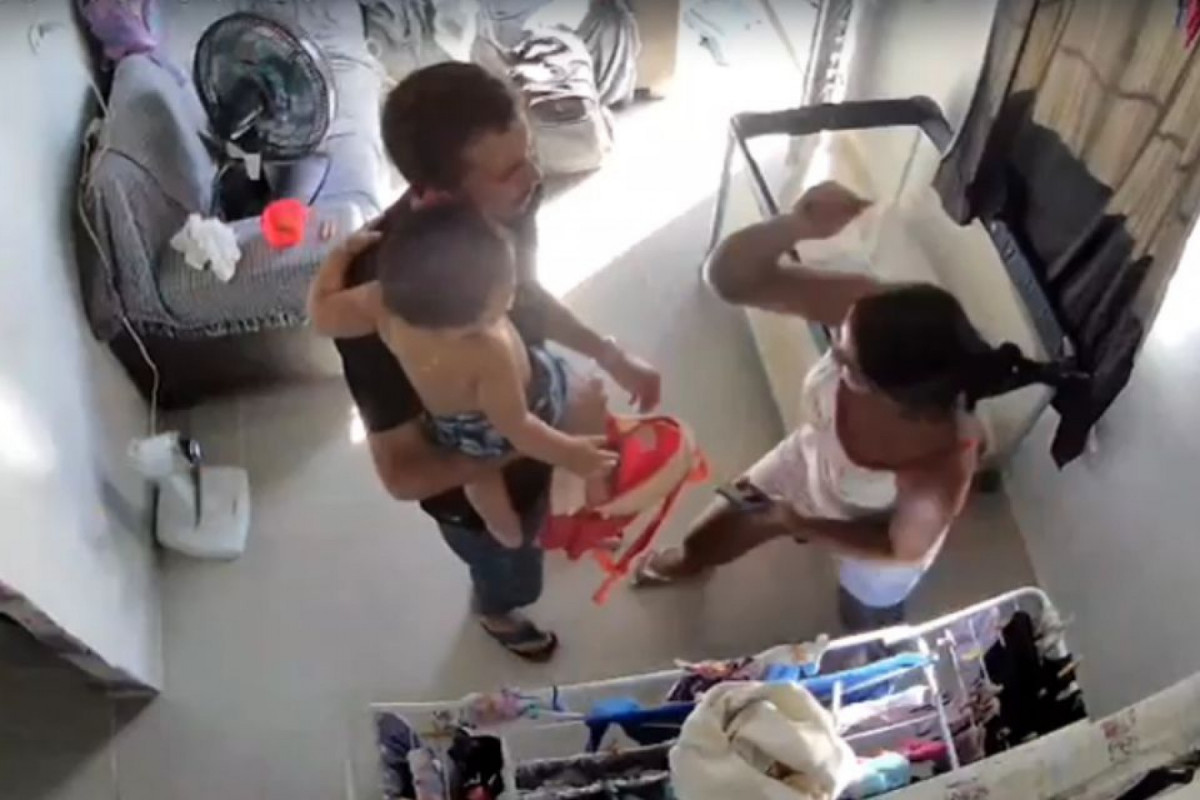 PortalBO/PE: Homem é esfaqueado por ex-mulher com o filho nos braços em Jaboatão