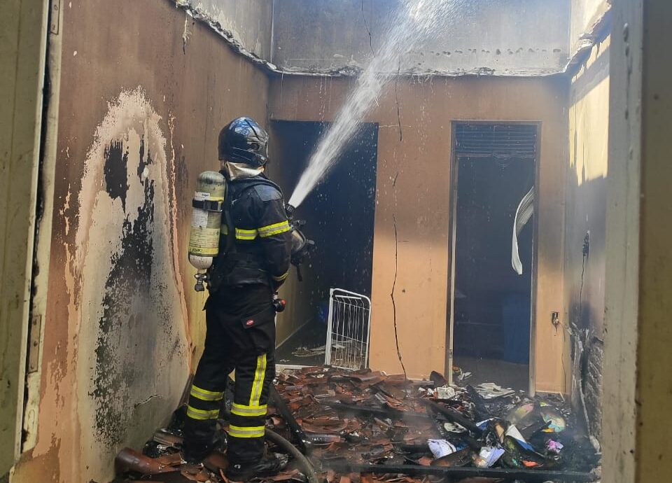 Bombeiros do RN atuam em incêndio residencial em Caicó/RN