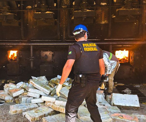 PortalBO/SP: Polícia Federal incinera mais de quatro toneladas de maconha em Araçatuba