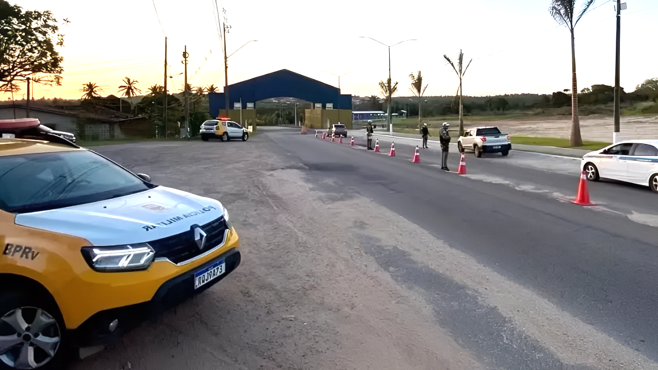 Adolescente de 13 anos é flagrado dirigindo carro em Nísia Floresta; pai é preso