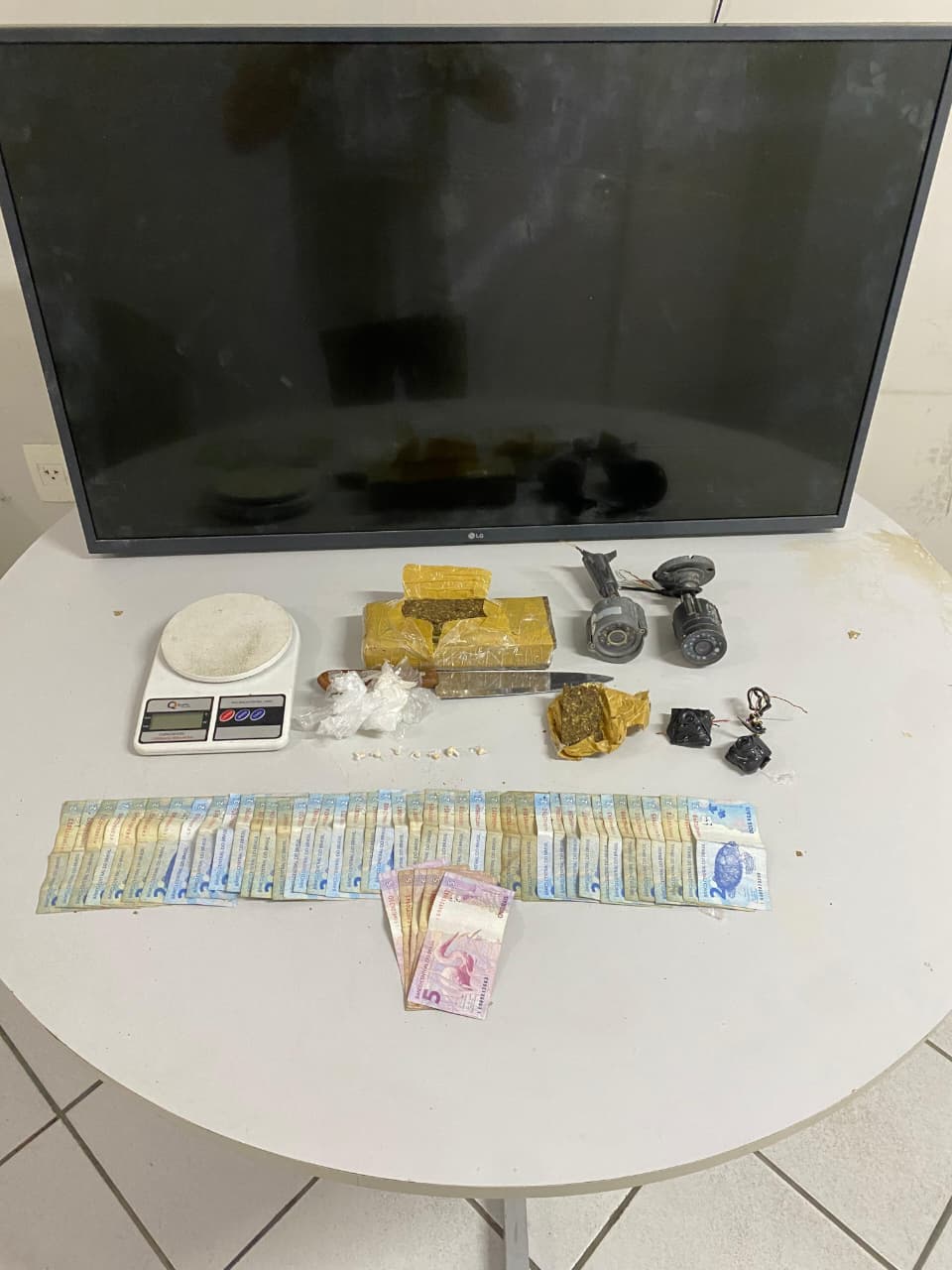 Polícia Civil prende casal em flagrante por tráfico de drogas em Mossoró