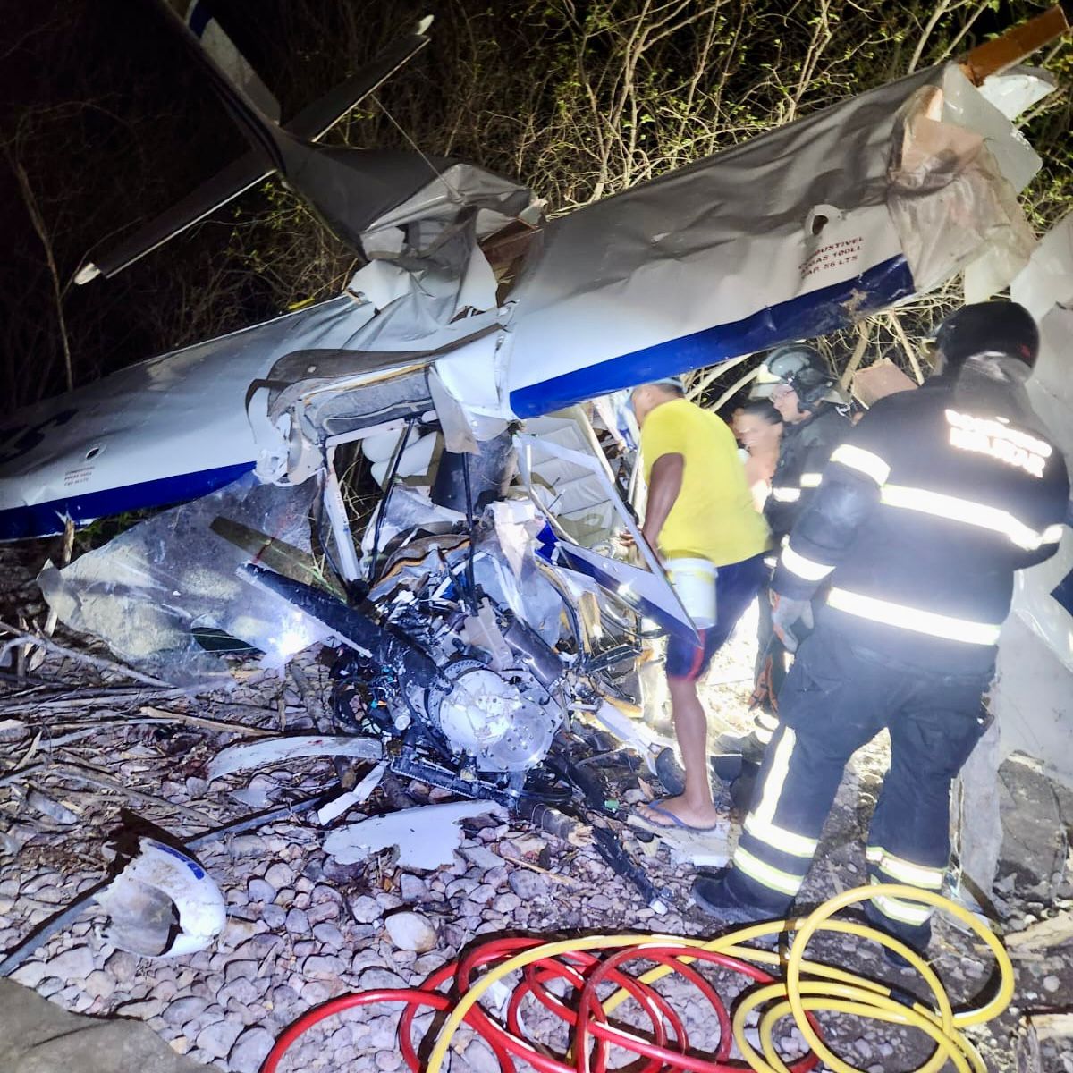 Avião de pequeno porte cai em Pau dos Ferros e deixa dois feridos