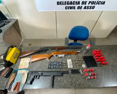 Polícia Militar apreende três armas de fogo durante ação da Força Tática em Assú