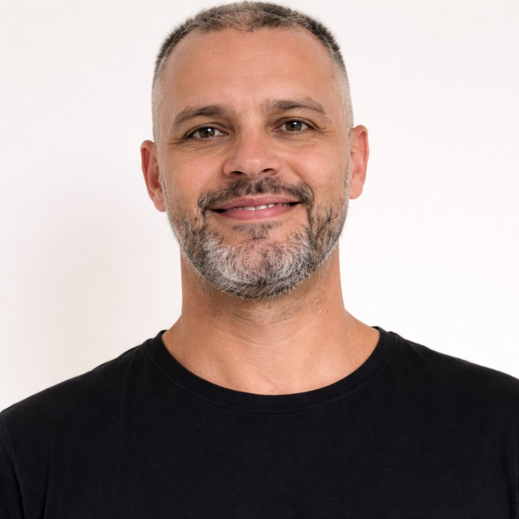 Corpo de motoentregador é encontrado na praia de Ponta Negra