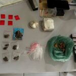 Dupla é flagrada com drogas durante operação policial na zona Oeste de Natal