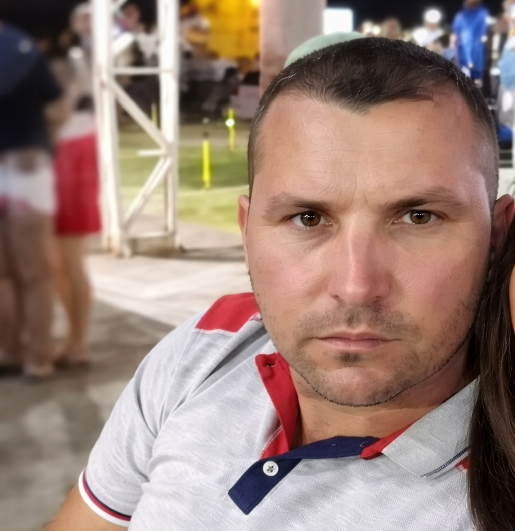 Homem é morto a tiros próximo a escola e delegacia em Itaú