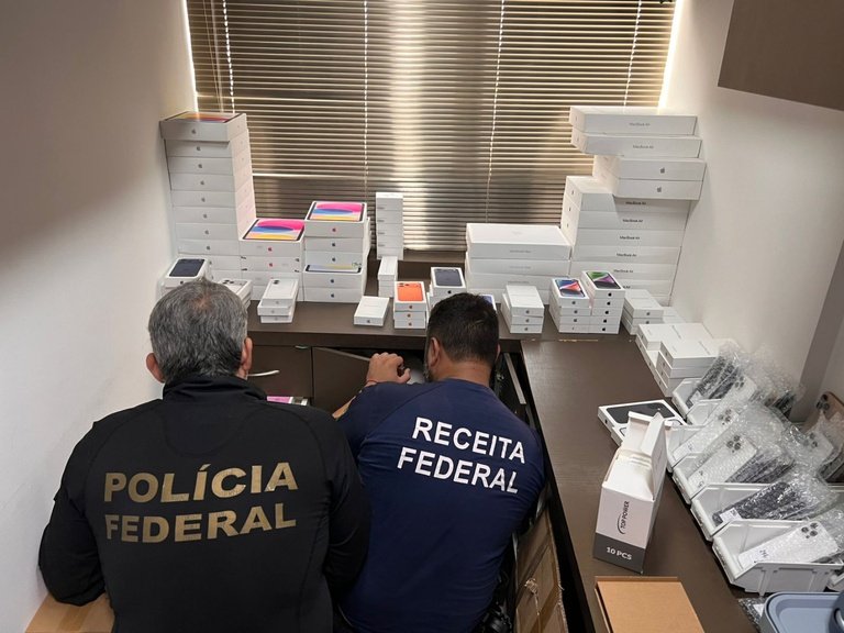 Polícia Federal deflagra operação contra comércio ilegal de eletrônicos e produtos terapêuticos em Natal