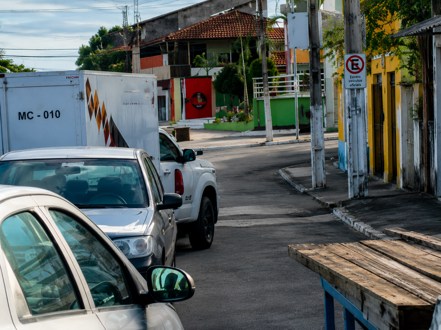 Casal é executado dentro de pousada em Pendências e criança de 7 anos é baleada durante ataque