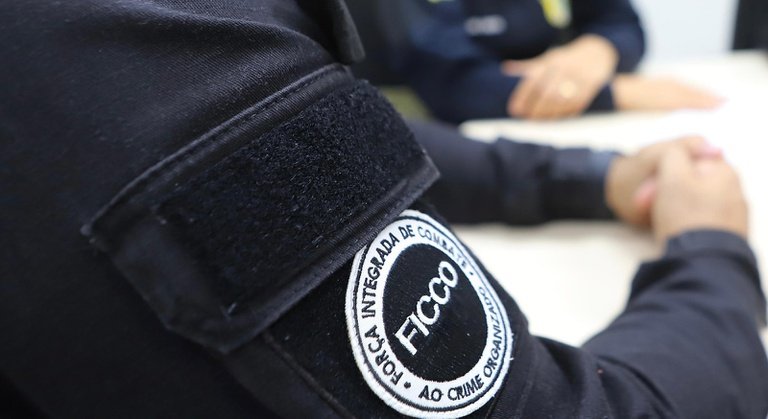 Mulher investigada por tráfico e ligação com facção criminosa é presa no interior do Rio Grande do Norte