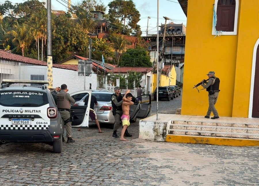 Operação Liberdade: suspeitos de transportar drogas para Pipa são presos em flagrante