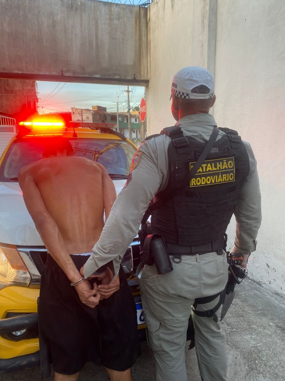 Foragido da Justiça é capturado pelo CPRE durante incursão na comunidade do Jacó, em Natal