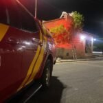 Bombeiros removem enxame de abelhas instalado em caixa d’água na zona rural de José da Penha