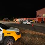 Bugueiro embriagado fura blitz da Operação Zero Álcool, resiste à prisão e é detido em Extremoz