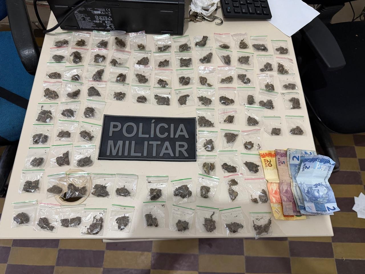Operação Protetor das Divisas intercepta dupla e apreende dezenas de porções de maconha na Praia de Pipa