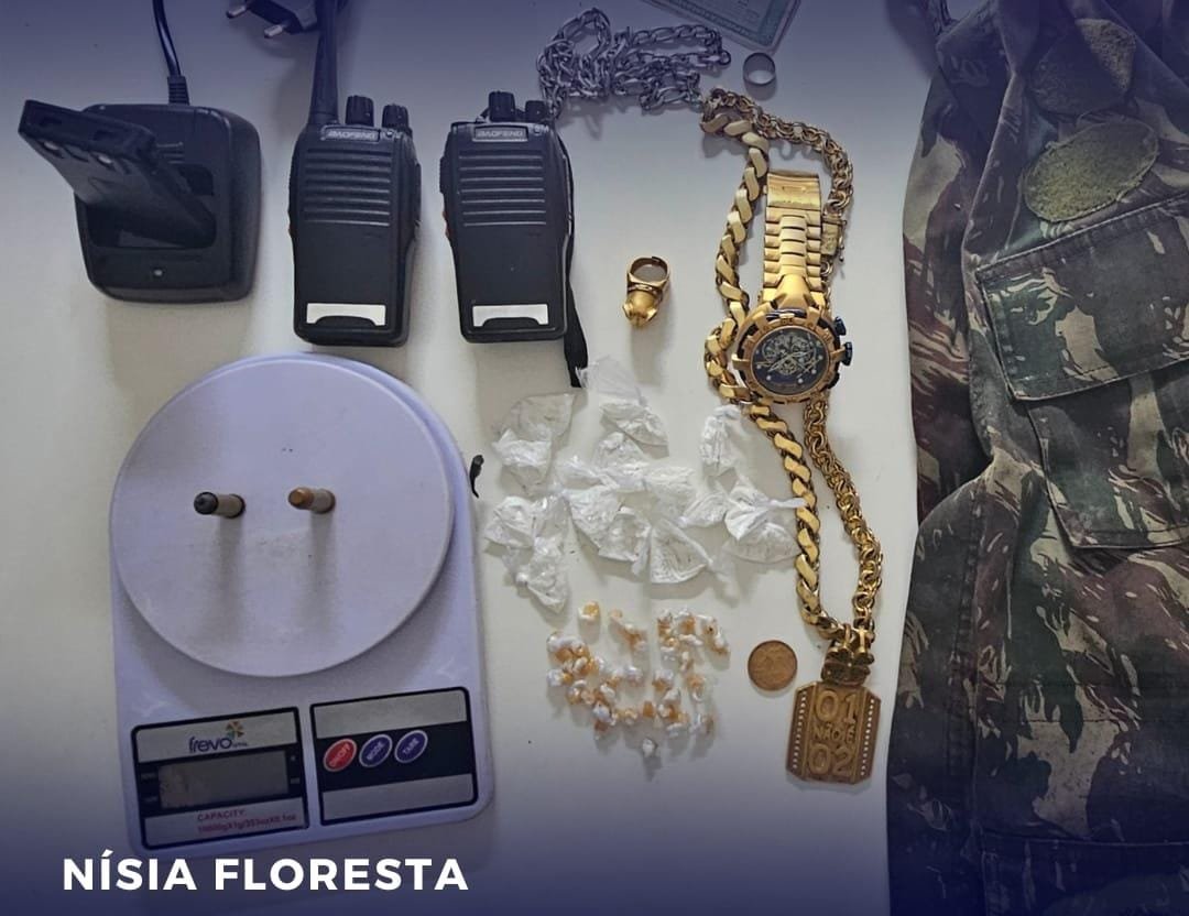 3º BPM apreende drogas, munições, rádios comunicadores e farda camuflada em Nísia Floresta
