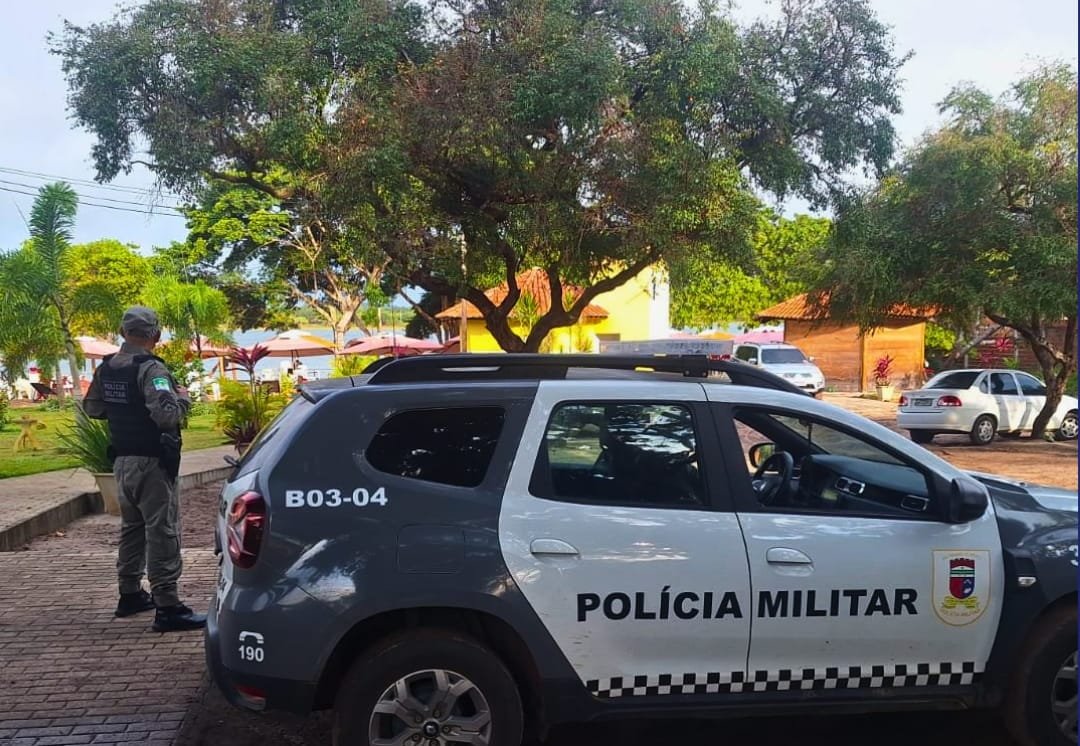 Mãe é conduzida à delegacia após esfaquear filho durante briga doméstica em Parnamirim