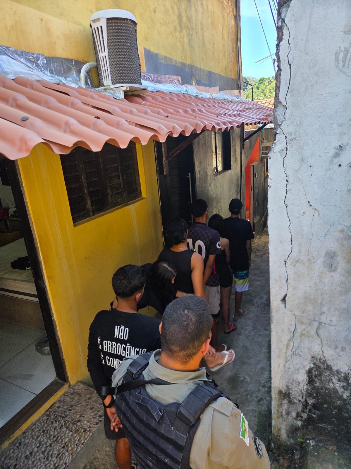 “Operação Liberdade”: Polícias Civil e Militar prendem seis integrantes de grupo criminoso por tráfico de drogas em Tibau do Sul