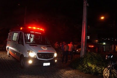 Ataque a tiros deixa idoso e adolescente feridos em residência no município de Grossos