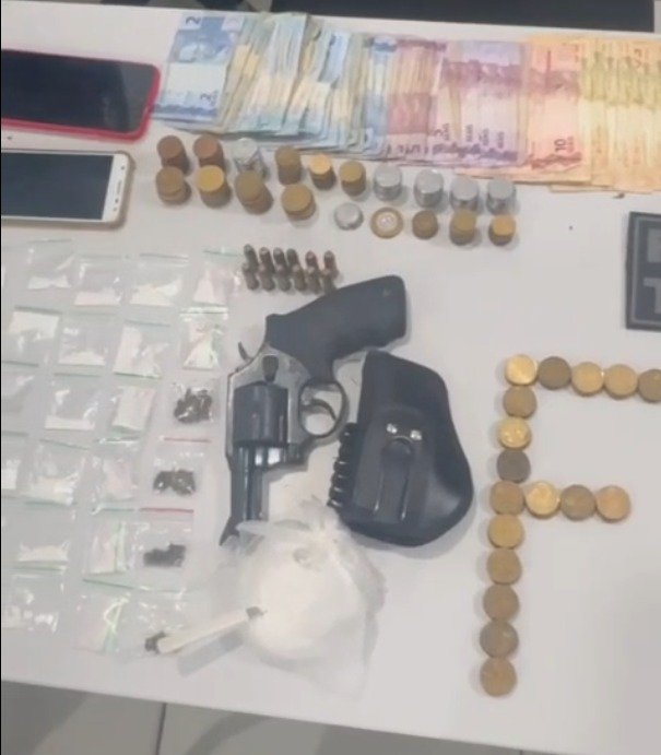 Força Tática do 3º e 11º BPM prende comerciante por tráfico e posse de arma na divisa entre Parnamirim e Macaíba