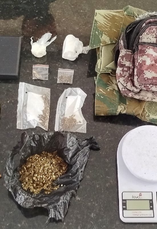 Força Tática do 1º BPM prende homem por tráfico de drogas no bairro Mãe Luíza