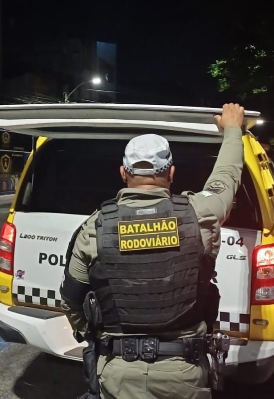 CPRE prende dois homens com mandados de prisão em aberto durante patrulhamento em Natal