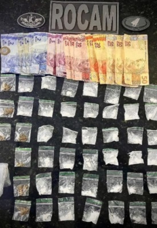 ROCAM apreende drogas, dinheiro e detém suspeito de 32 anos na Comunidade do Detran em Natal