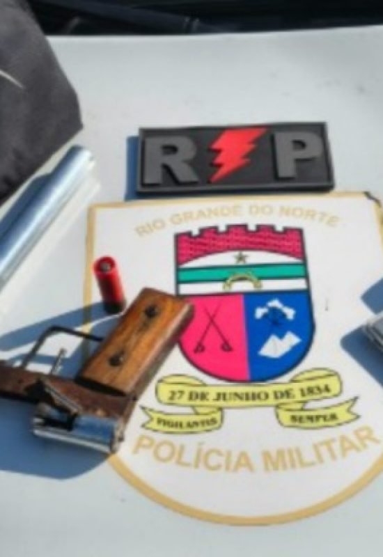 3º BPM localiza ponto de desmanche, recupera duas motos roubadas e apreende arma artesanal em Bela Parnamirim