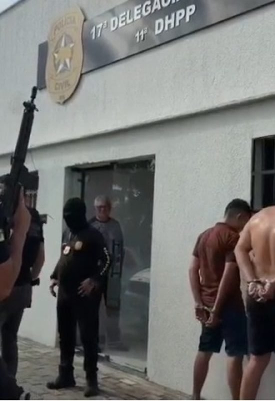 Líder de grupo criminoso que movimentava R$ 800 mil por mês no Litoral Sul é preso escondido em caixa-d’água