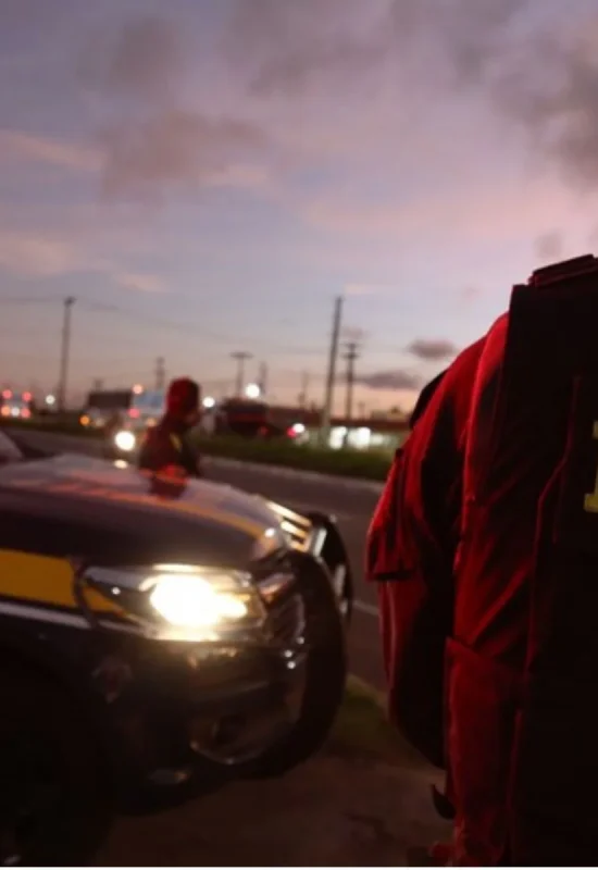 Mulher morre após carro colidir com caminhão na BR-101 em São José de Mipibu