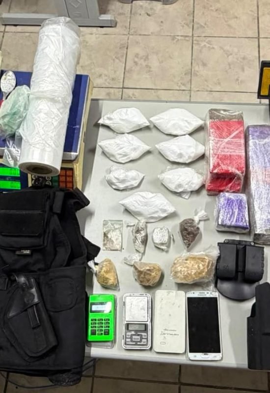 Ação conjunta entre Polícias Civil e Militar resulta na apreensão de drogas, munições e colete tático em São Gonçalo do Amarante