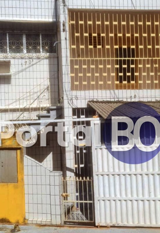 Criança presencia execução do pai após criminosos arrombarem apartamento na Cidade Alta