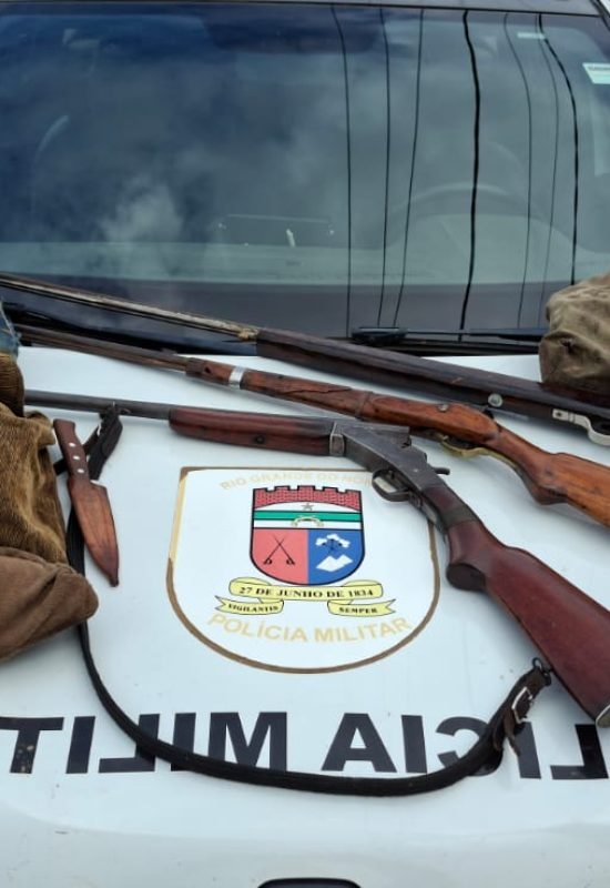 13º BPM flagra caça ilegal, apreende armas de fogo e resgata dezenas de aves silvestres abatidas em Cerro Corá