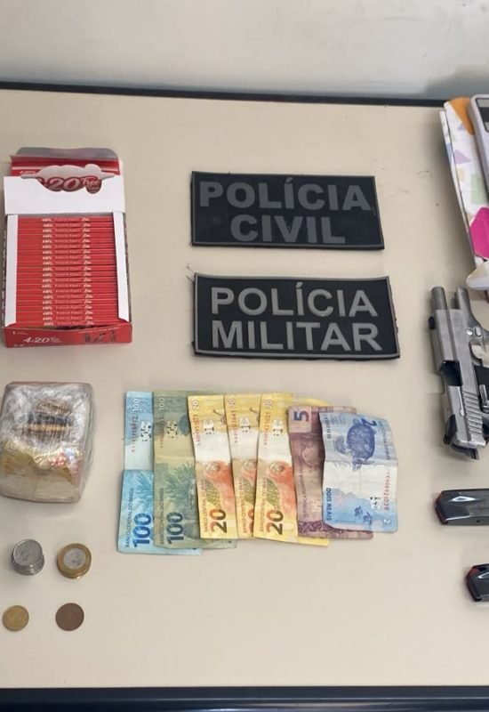 Polícia Civil e PM prendem suspeito de integrar facção criminosa com pistola, munições e drogas em Pau dos Ferros