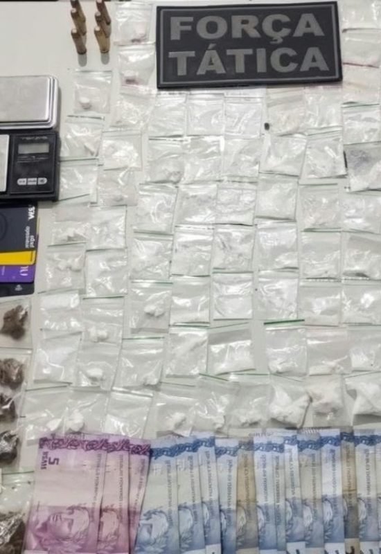 Força Tática do 3º BPM apreende drogas, munições e motocicleta no bairro Nova Parnamirim