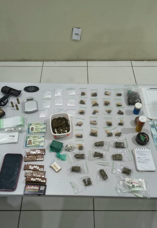11º BPM apreende arma caseira, drogas e prende casal no Assentamento Libertação em Macaíba