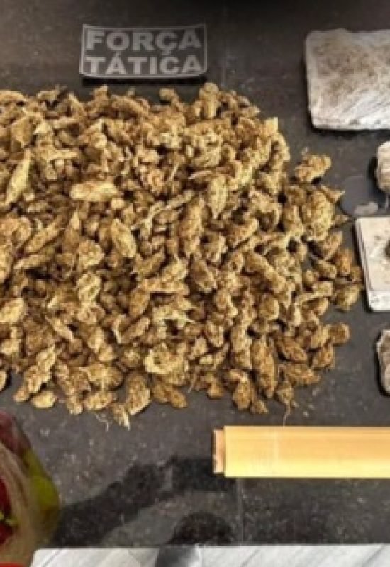 Força Tática apreende drogas, LSD e balança de precisão na Cidade da Esperança, em Natal