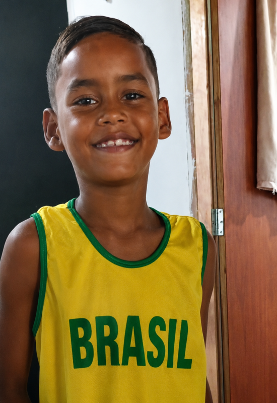 Criança de 8 anos morre após ser atingida por tiro dentro de residência em Natal